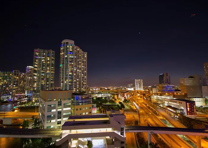 Comfort Inn & Suites Downtown Brickell-Port Of Miami